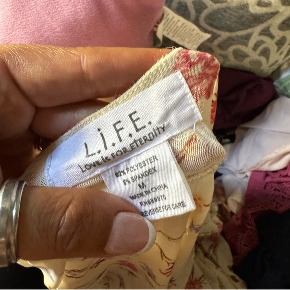 Floral Cream Women's Top - Picture 3 of 3